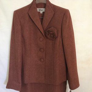 Women's suit